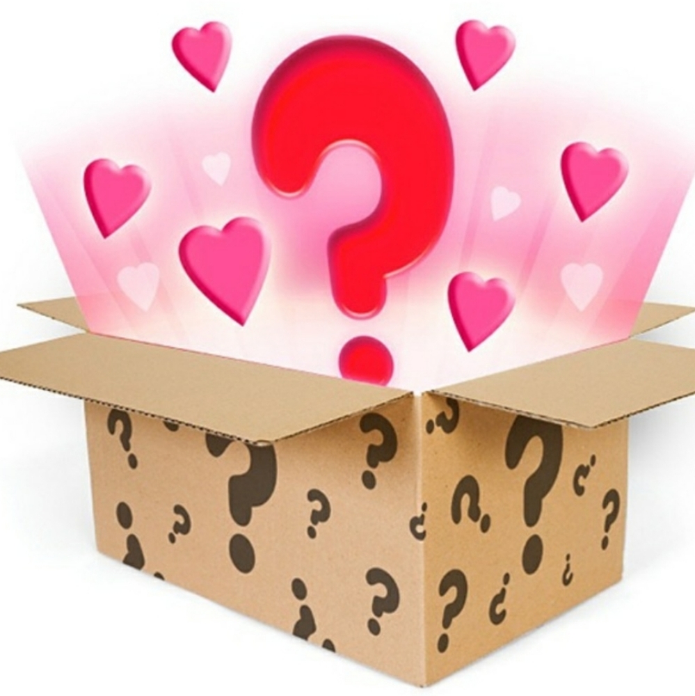Clothing Mystery Box! Keep Or Resell 💖